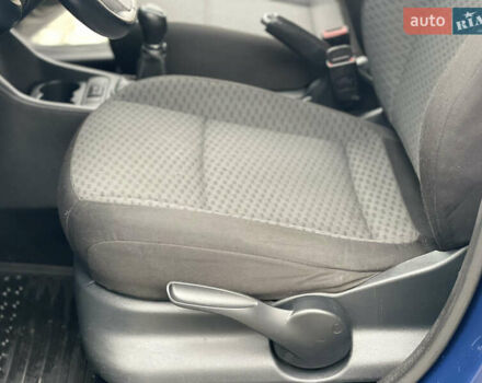 Синій Шкода Фабія, об'ємом двигуна 1.6 л та пробігом 317 тис. км за 5800 $, фото 10 на Automoto.ua