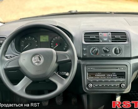 Синий Шкода Фабия, объемом двигателя 1.4 л и пробегом 201 тыс. км за 5999 $, фото 4 на Automoto.ua