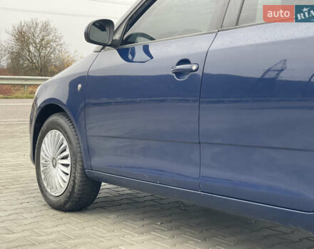 Синій Шкода Фабія, об'ємом двигуна 1.6 л та пробігом 317 тис. км за 5800 $, фото 6 на Automoto.ua