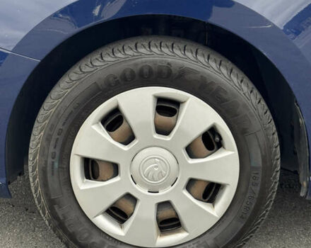 Синий Шкода Фабия, объемом двигателя 1.2 л и пробегом 140 тыс. км за 7800 $, фото 6 на Automoto.ua