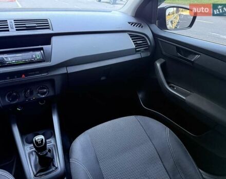 Синій Шкода Фабія, об'ємом двигуна 1.2 л та пробігом 250 тис. км за 5600 $, фото 35 на Automoto.ua