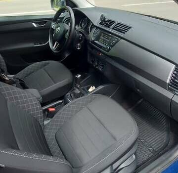 Синий Шкода Фабия, объемом двигателя 1 л и пробегом 85 тыс. км за 8500 $, фото 10 на Automoto.ua