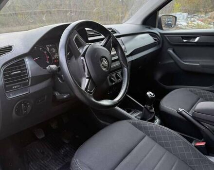 Синій Шкода Фабія, об'ємом двигуна 1 л та пробігом 115 тис. км за 7600 $, фото 6 на Automoto.ua