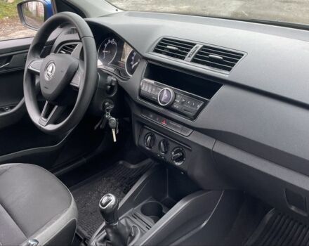 Синій Шкода Фабія, об'ємом двигуна 1 л та пробігом 320 тис. км за 7500 $, фото 2 на Automoto.ua