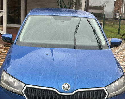 Синий Шкода Фабия, объемом двигателя 1 л и пробегом 181 тыс. км за 9900 $, фото 2 на Automoto.ua