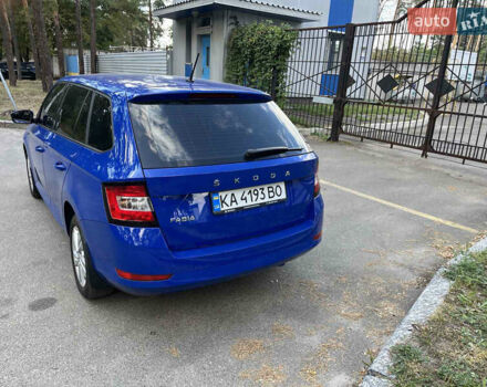 Синій Шкода Фабія, об'ємом двигуна 1 л та пробігом 111 тис. км за 9700 $, фото 1 на Automoto.ua