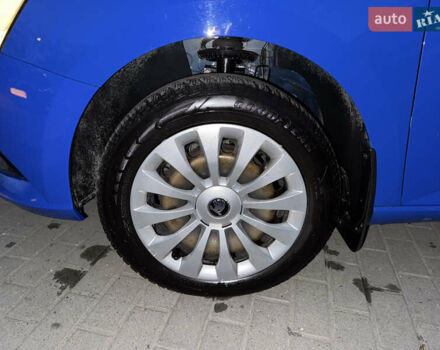 Синий Шкода Фабия, объемом двигателя 1 л и пробегом 82 тыс. км за 11900 $, фото 8 на Automoto.ua