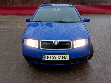 Синий Шкода Фабия, объемом двигателя 1.4 л и пробегом 293 тыс. км за 3750 $, фото 1 на Automoto.ua