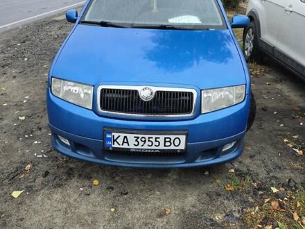 Синий Шкода Фабия, объемом двигателя 1.39 л и пробегом 260 тыс. км за 2990 $, фото 1 на Automoto.ua