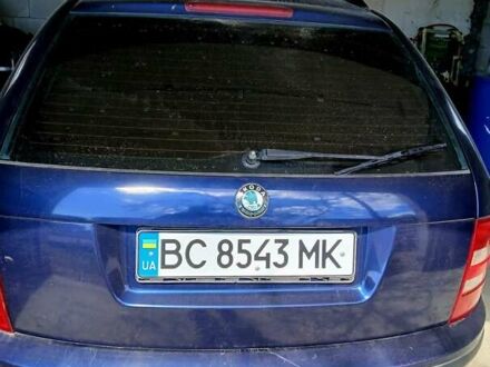 Синий Шкода Фабия, объемом двигателя 1.39 л и пробегом 200 тыс. км за 3500 $, фото 1 на Automoto.ua