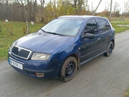 Шкода Фабия 2002 в Корце на Automoto.ua Синий Шкода Фабия, объемом двигателя 1.4 л и пробегом 300 тыс. км за 2350 $, фото 1 на Automoto.ua