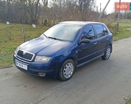 Синий Шкода Фабия, объемом двигателя 1.4 л и пробегом 300 тыс. км за 1980 $, фото 1 на Automoto.ua