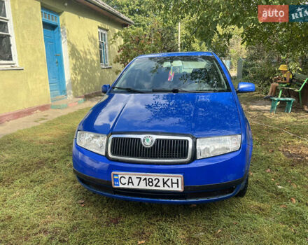 Синий Шкода Фабия, объемом двигателя 1.4 л и пробегом 210 тыс. км за 2500 $, фото 1 на Automoto.ua