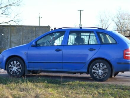 Синий Шкода Фабия, объемом двигателя 1.4 л и пробегом 285 тыс. км за 3100 $, фото 1 на Automoto.ua