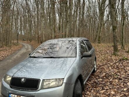 Синий Шкода Фабия, объемом двигателя 1.4 л и пробегом 330 тыс. км за 3500 $, фото 1 на Automoto.ua