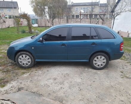 Синий Шкода Фабия, объемом двигателя 1.4 л и пробегом 230 тыс. км за 2500 $, фото 1 на Automoto.ua