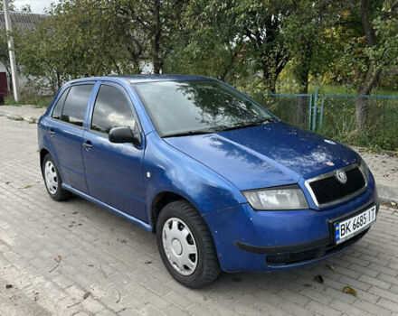 Шкода Фабия 2003 в Костополе на Automoto.ua Синий Шкода Фабия, объемом двигателя 1.2 л и пробегом 300 тыс. км за 2650 $, фото 1 на Automoto.ua