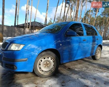Синий Шкода Фабия, объемом двигателя 1.4 л и пробегом 216 тыс. км за 2400 $, фото 1 на Automoto.ua
