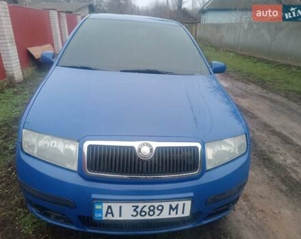 Синий Шкода Фабия, объемом двигателя 1.4 л и пробегом 330 тыс. км за 2400 $, фото 1 на Automoto.ua