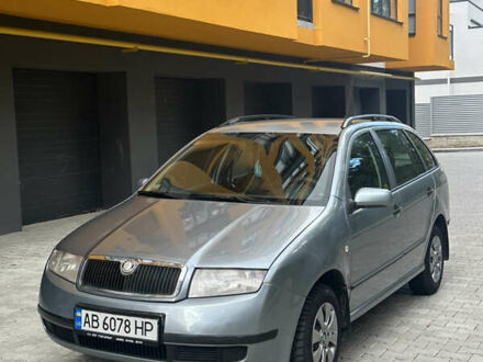 Синий Шкода Фабия, объемом двигателя 1.39 л и пробегом 259 тыс. км за 3650 $, фото 1 на Automoto.ua