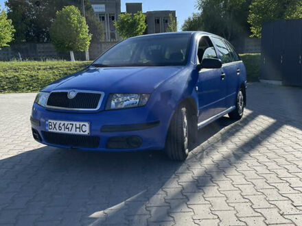 Шкода Фабия 2005 в Ярмолинцы на Automoto.ua Синий Шкода Фабия, объемом двигателя 1.2 л и пробегом 314 тыс. км за 3100 $, фото 1 на Automoto.ua