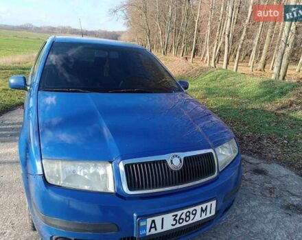 Синий Шкода Фабия, объемом двигателя 1.4 л и пробегом 330 тыс. км за 2600 $, фото 1 на Automoto.ua