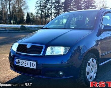 Синий Шкода Фабия, объемом двигателя 1.4 л и пробегом 196 тыс. км за 4460 $, фото 1 на Automoto.ua