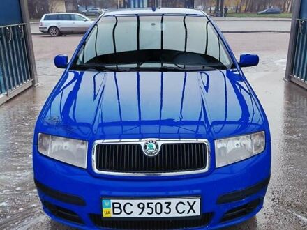 Синий Шкода Фабия, объемом двигателя 1.4 л и пробегом 280 тыс. км за 4000 $, фото 1 на Automoto.ua