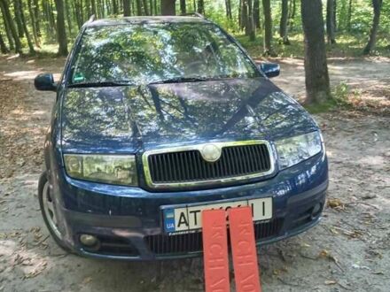 Синий Шкода Фабия, объемом двигателя 1.39 л и пробегом 220 тыс. км за 5500 $, фото 1 на Automoto.ua