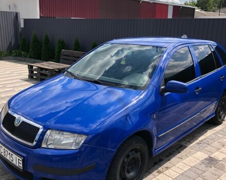 Синий Шкода Фабия, объемом двигателя 1.4 л и пробегом 310 тыс. км за 3900 $, фото 1 на Automoto.ua