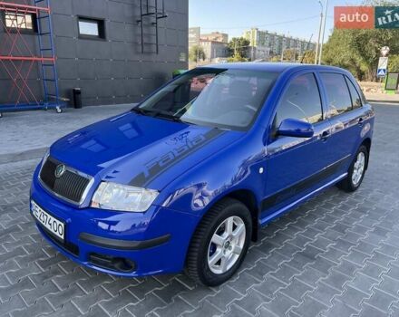 Синий Шкода Фабия, объемом двигателя 1.39 л и пробегом 270 тыс. км за 3999 $, фото 1 на Automoto.ua