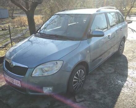 Синий Шкода Фабия, объемом двигателя 1.39 л и пробегом 188 тыс. км за 5300 $, фото 1 на Automoto.ua