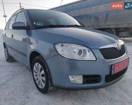 Синий Шкода Фабия, объемом двигателя 1.4 л и пробегом 250 тыс. км за 5200 $, фото 1 на Automoto.ua