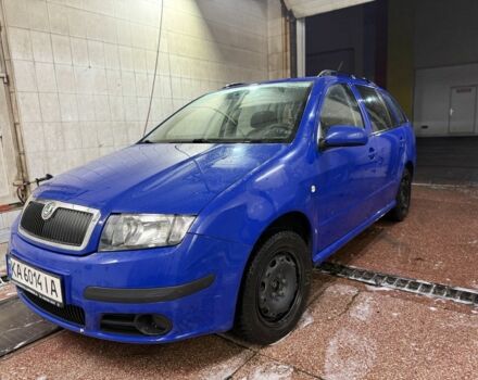 Синий Шкода Фабия, объемом двигателя 1.4 л и пробегом 230 тыс. км за 4999 $, фото 1 на Automoto.ua