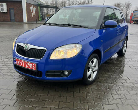 Синий Шкода Фабия, объемом двигателя 1.6 л и пробегом 202 тыс. км за 6900 $, фото 1 на Automoto.ua