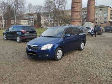 Синий Шкода Фабия, объемом двигателя 1.4 л и пробегом 219 тыс. км за 4449 $, фото 1 на Automoto.ua