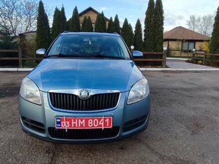 Синий Шкода Фабия, объемом двигателя 1.4 л и пробегом 245 тыс. км за 5600 $, фото 1 на Automoto.ua