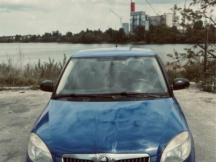 Синий Шкода Фабия, объемом двигателя 1.4 л и пробегом 280 тыс. км за 4600 $, фото 1 на Automoto.ua