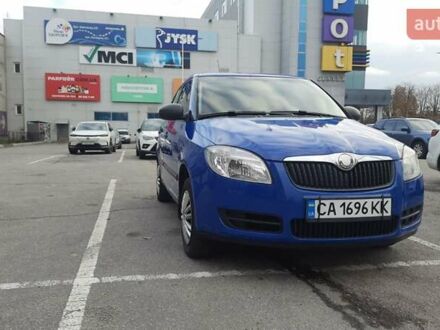 Синий Шкода Фабия, объемом двигателя 1.39 л и пробегом 196 тыс. км за 4100 $, фото 1 на Automoto.ua