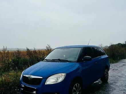 Шкода Фабия 2008 в Бердичеве на Automoto.ua Синий Шкода Фабия, объемом двигателя 1.42 л и пробегом 287 тыс. км за 4000 $, фото 1 на Automoto.ua