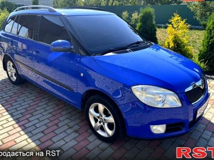 Шкода Фабия 2008 в Виннице на Automoto.ua Синий Шкода Фабия, объемом двигателя 1.6 л и пробегом 250 тыс. км за 5900 $, фото 1 на Automoto.ua