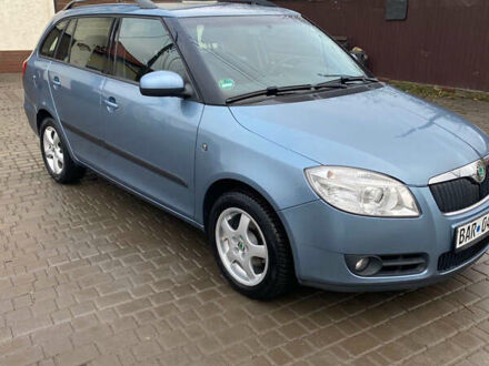 Синий Шкода Фабия, объемом двигателя 1.6 л и пробегом 230 тыс. км за 6700 $, фото 1 на Automoto.ua