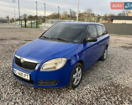Синий Шкода Фабия, объемом двигателя 1.42 л и пробегом 280 тыс. км за 4400 $, фото 1 на Automoto.ua
