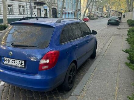 Синий Шкода Фабия, объемом двигателя 1.39 л и пробегом 180 тыс. км за 5300 $, фото 1 на Automoto.ua