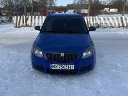 Синий Шкода Фабия, объемом двигателя 1.2 л и пробегом 350 тыс. км за 4200 $, фото 1 на Automoto.ua