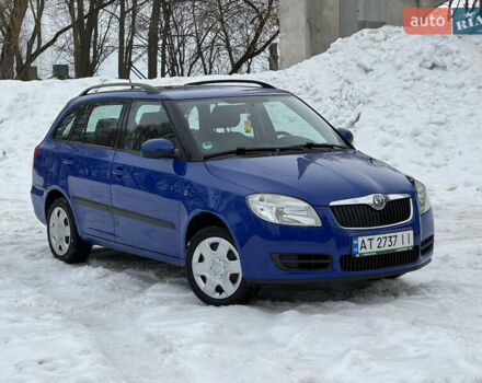 Синий Шкода Фабия, объемом двигателя 1.2 л и пробегом 215 тыс. км за 5500 $, фото 1 на Automoto.ua