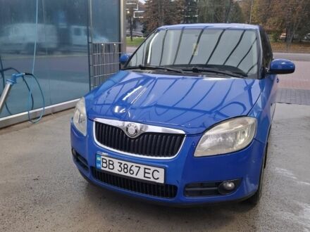 Синий Шкода Фабия, объемом двигателя 1.4 л и пробегом 405 тыс. км за 3250 $, фото 1 на Automoto.ua