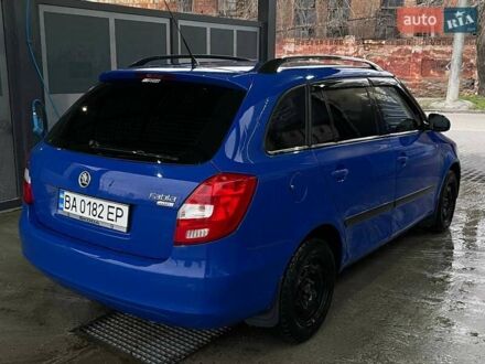 Синий Шкода Фабия, объемом двигателя 1.2 л и пробегом 202 тыс. км за 4300 $, фото 1 на Automoto.ua