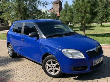 Шкода Фабия 2009 в Никополе на Automoto.ua Синий Шкода Фабия, объемом двигателя 1.2 л и пробегом 123 тыс. км за 3300 $, фото 1 на Automoto.ua