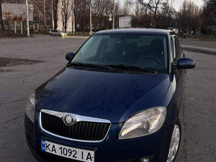 Синий Шкода Фабия, объемом двигателя 1.2 л и пробегом 220 тыс. км за 4900 $, фото 1 на Automoto.ua